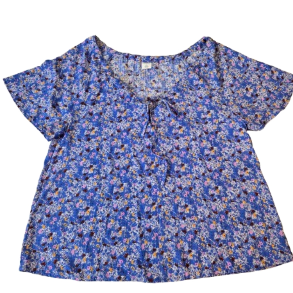 Melrose and Market Blue V-Neck Floral Top Size Small